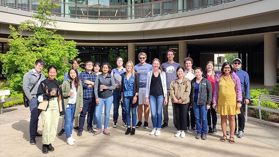 Dr. Christina Curtis and her lab staff